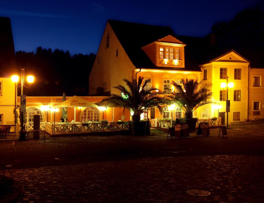 Penzion - Restaurant U Zámku Bečov nad Teplou Exterior foto