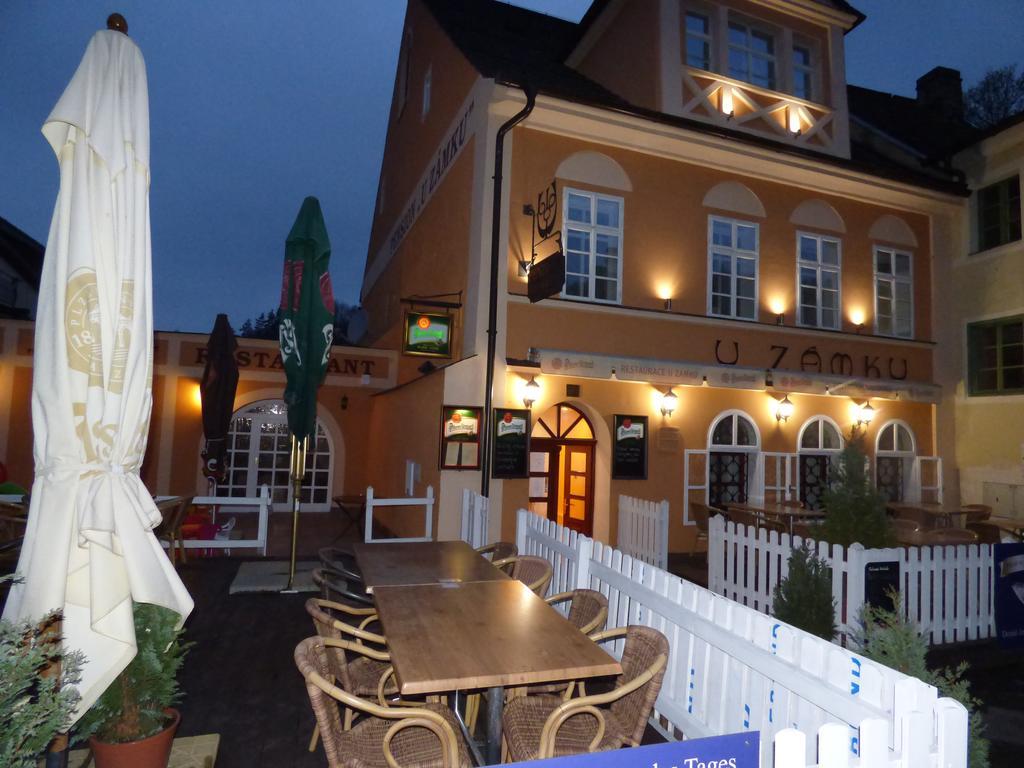 Penzion - Restaurant U Zámku Bečov nad Teplou Exterior foto