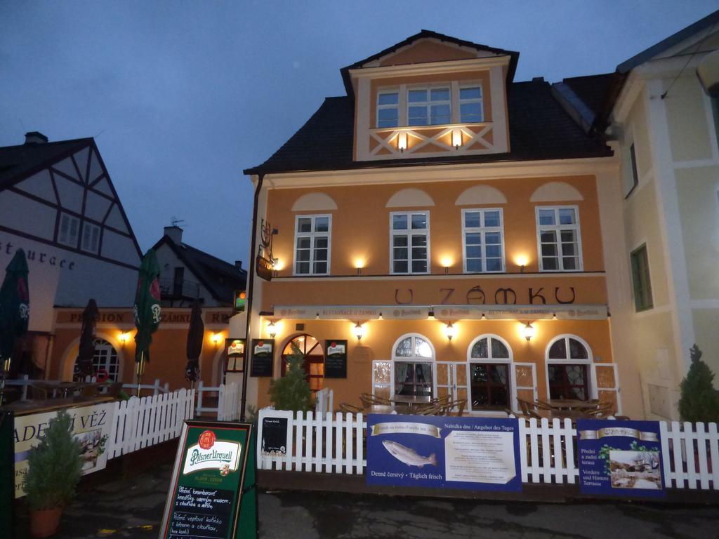 Penzion - Restaurant U Zámku Bečov nad Teplou Exterior foto