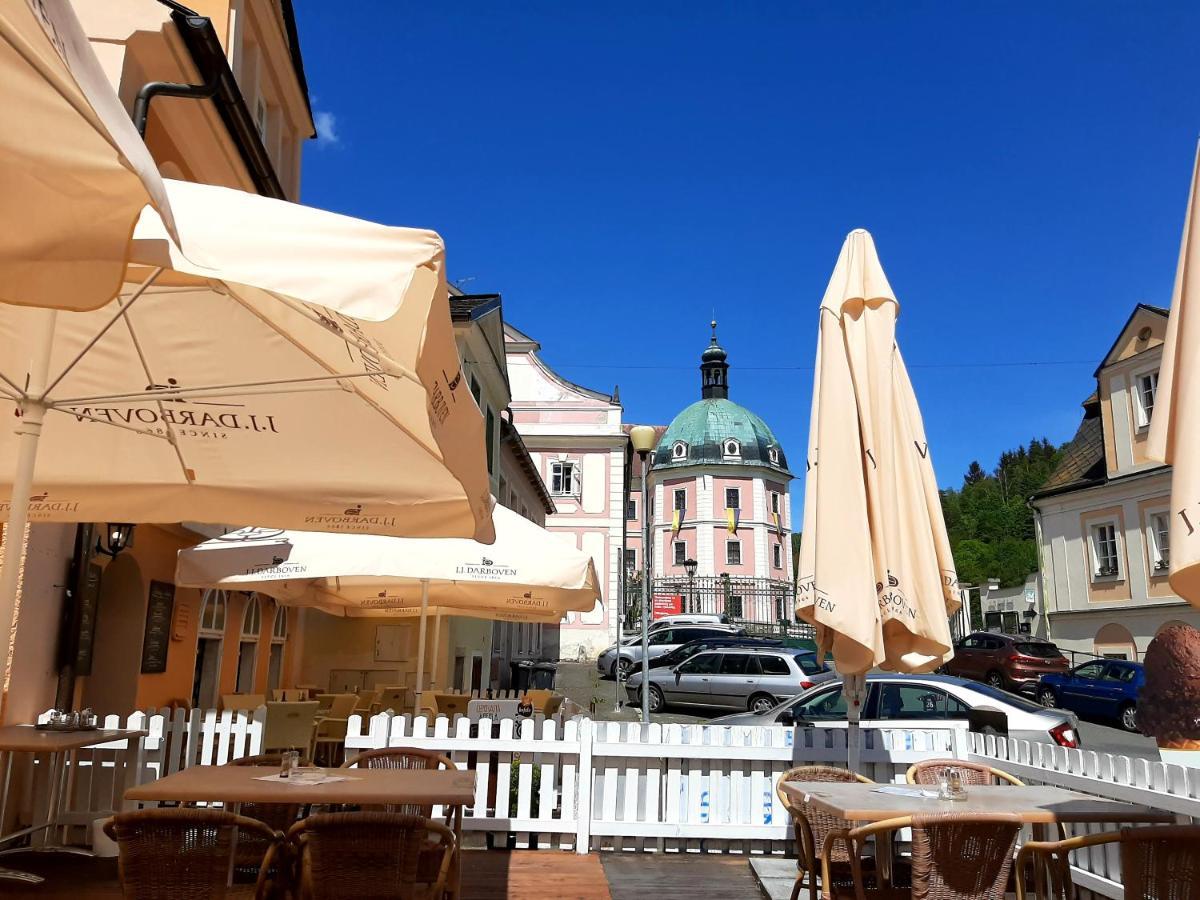 Penzion - Restaurant U Zámku Hotel Bečov nad Teplou Exterior foto