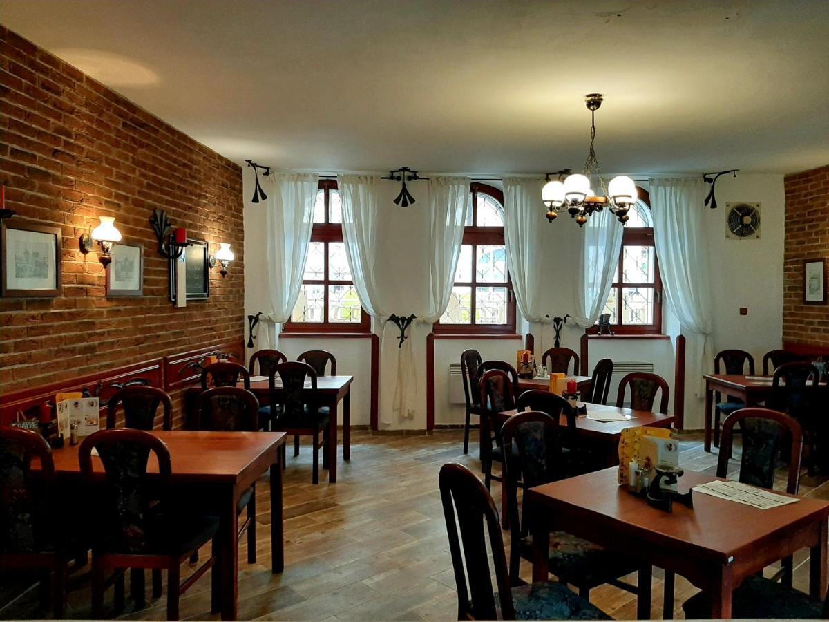 Penzion - Restaurant U Zámku Bečov nad Teplou Exterior foto