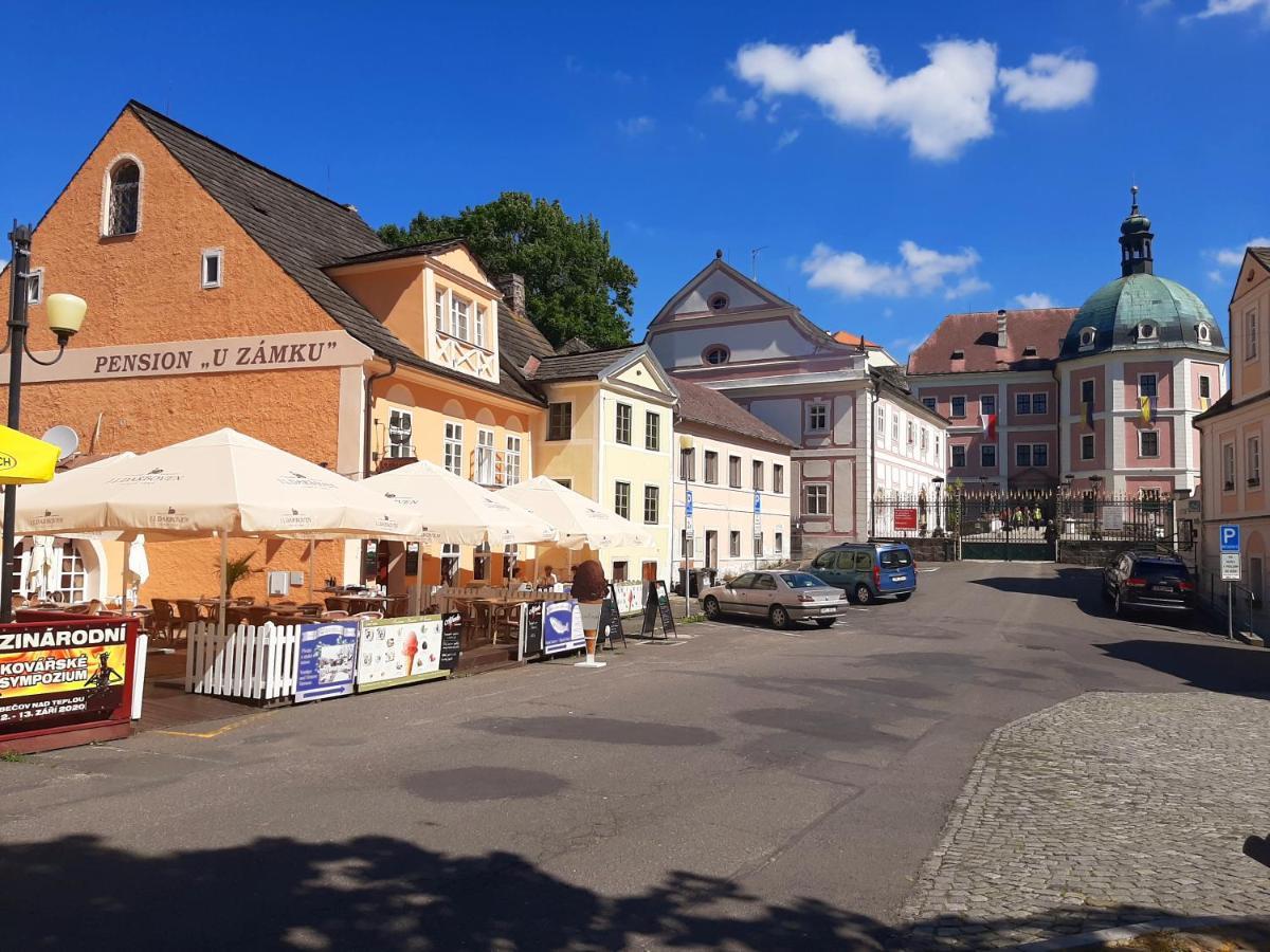 Penzion - Restaurant U Zámku Hotel Bečov nad Teplou Exterior foto