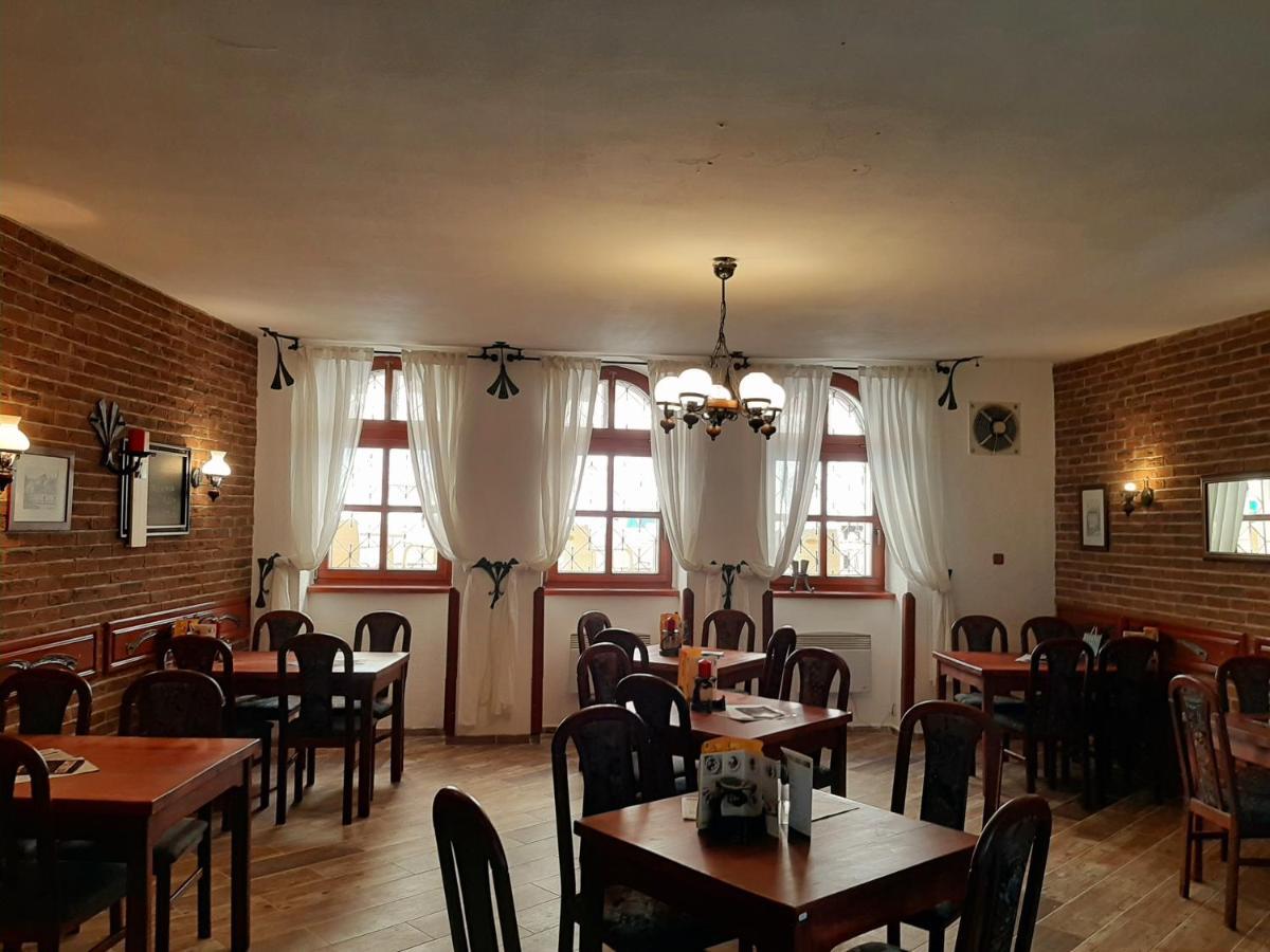 Penzion - Restaurant U Zámku Hotel Bečov nad Teplou Exterior foto